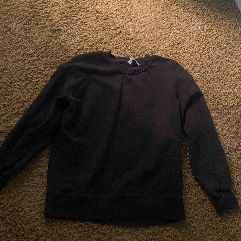 Lulu black sweatshirt